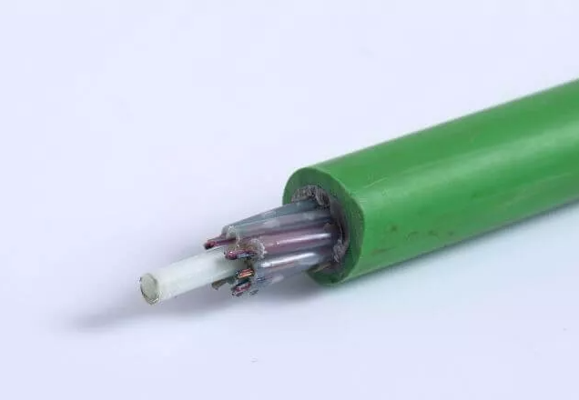 CÂBLES À FIBRE OPTIQUE: DI-ÉLECTRIQUE - TYPE DE RUBAN MULTI-TUBES